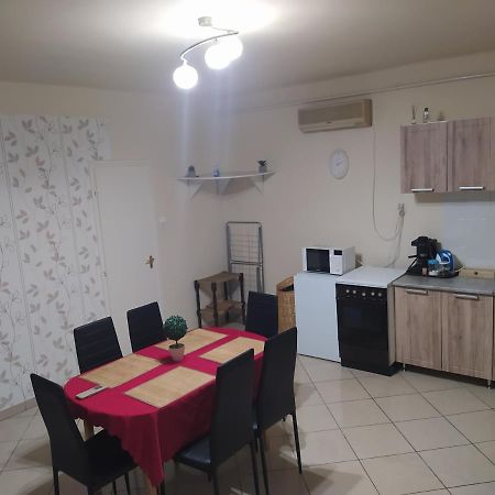 Pingpong Apartman Шольтвадкерт Екстер'єр фото