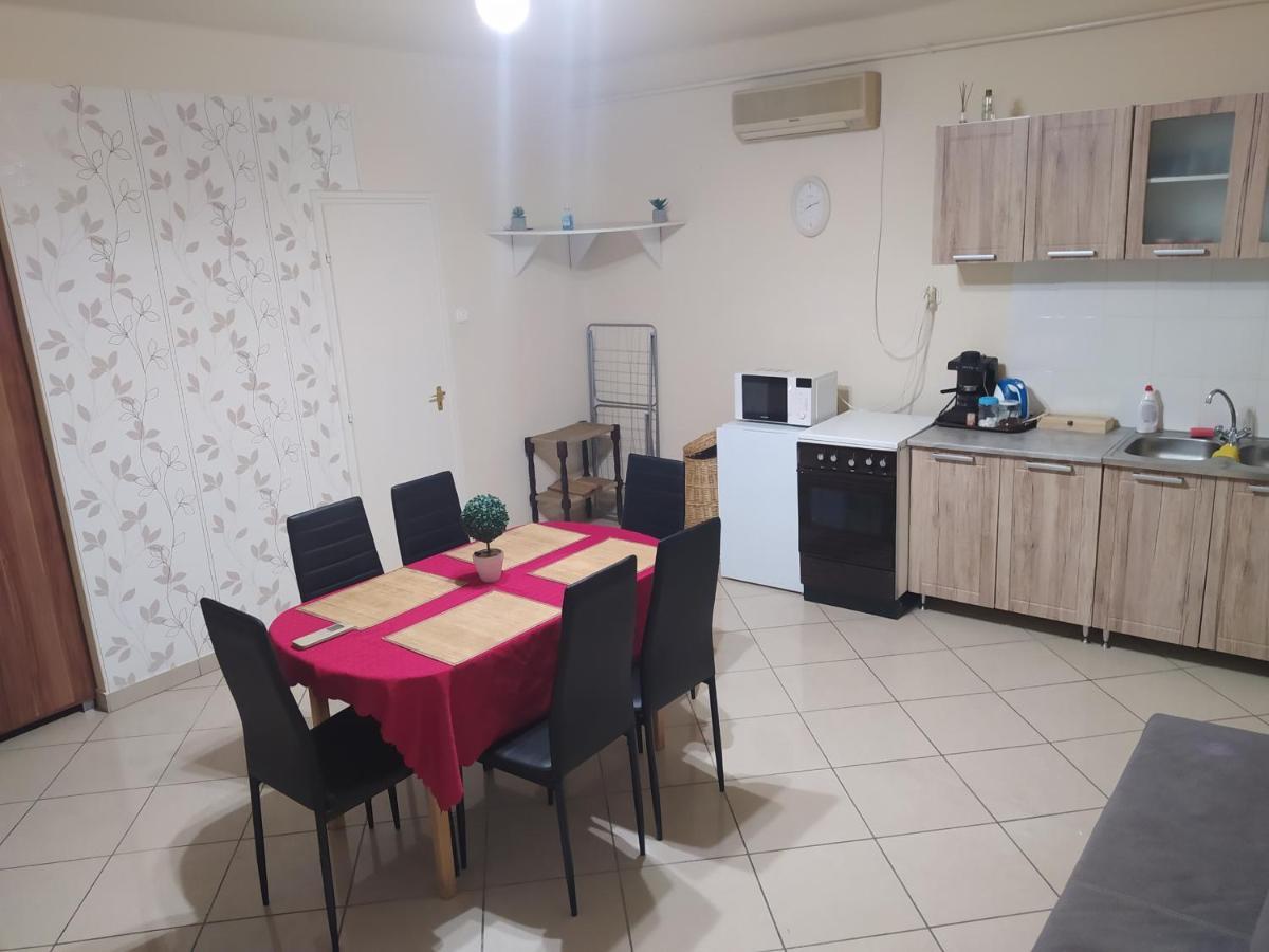 Pingpong Apartman Шольтвадкерт Екстер'єр фото