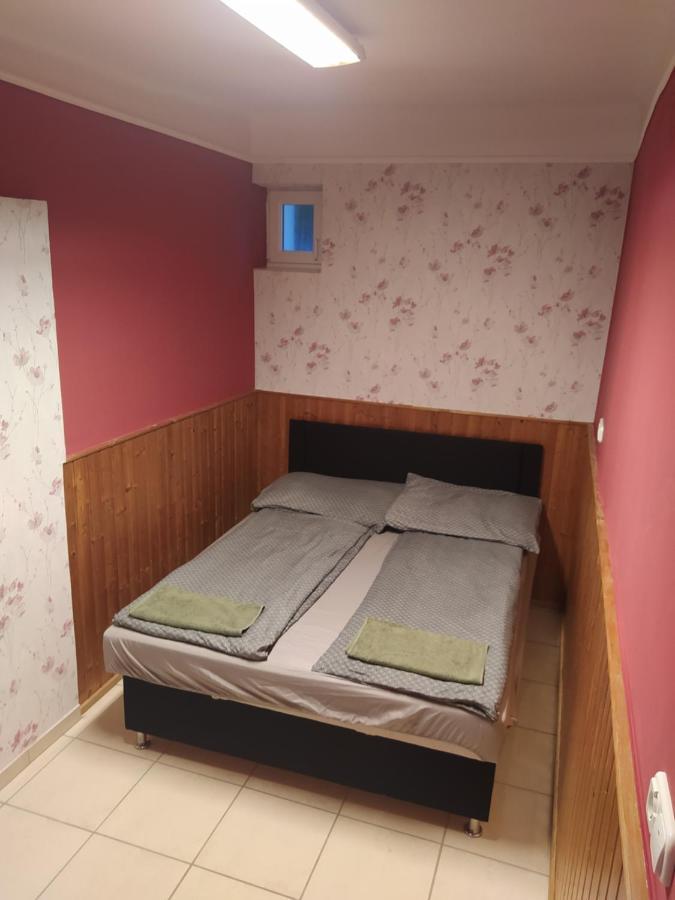 Pingpong Apartman Шольтвадкерт Екстер'єр фото
