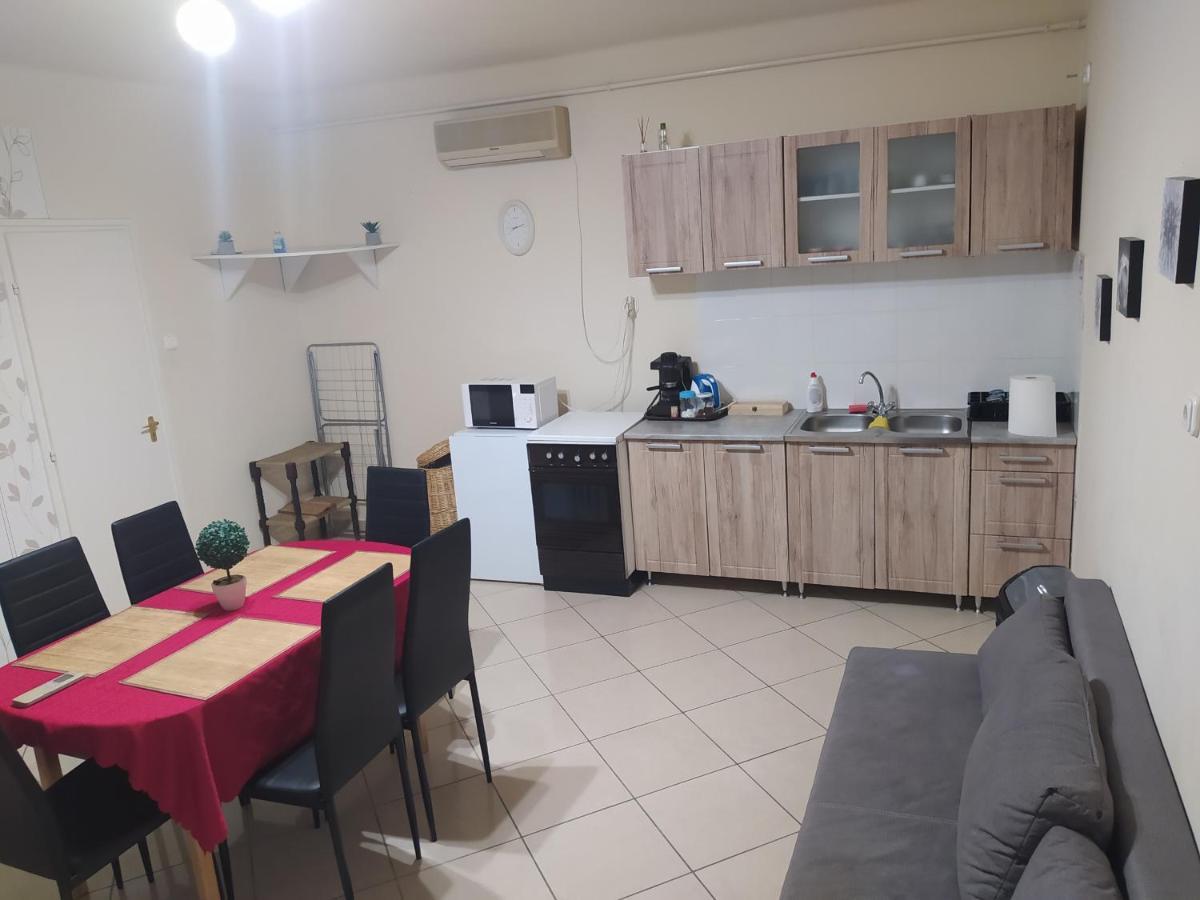 Pingpong Apartman Шольтвадкерт Екстер'єр фото